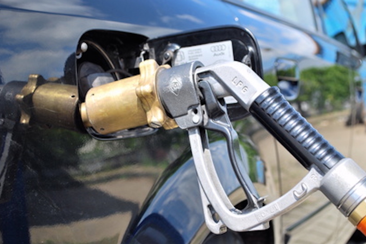 Германия лидирует в рейтинге.  Самое дорогое топливо в Европе