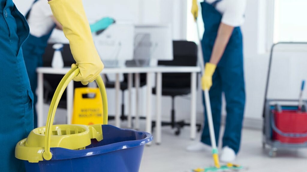 Сколько зарабатывает уборщик в Германии, средние расценки за час работы