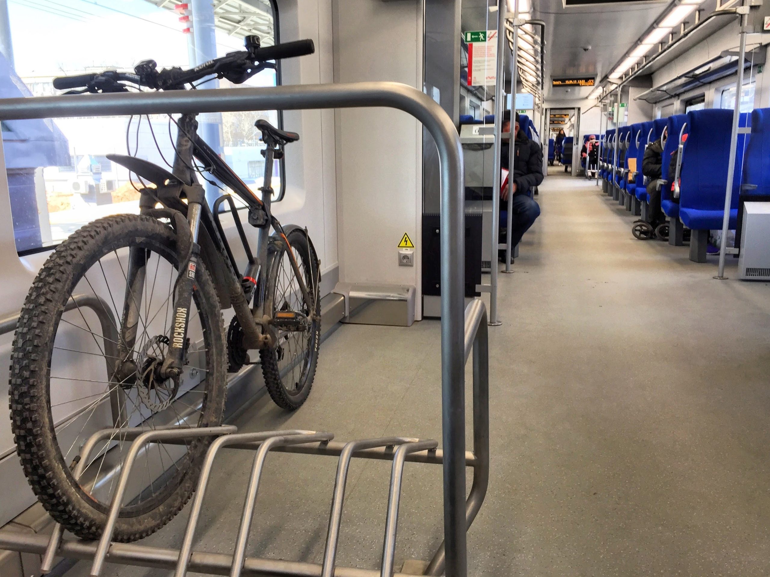 Билет  в Германии за 1 евро до августа, кто сможет им воспользоваться